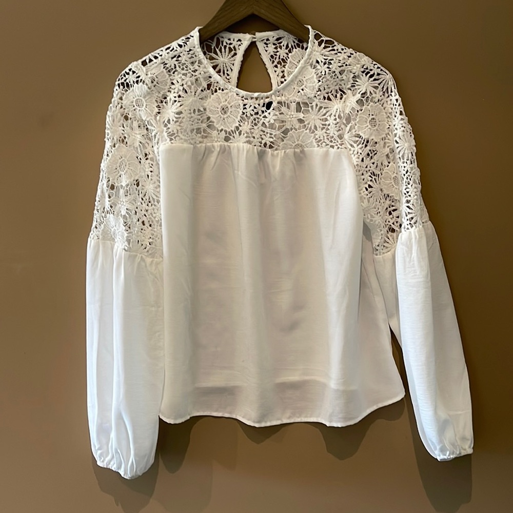 NWT Sugar +Lips white Blouse with lace detailing
